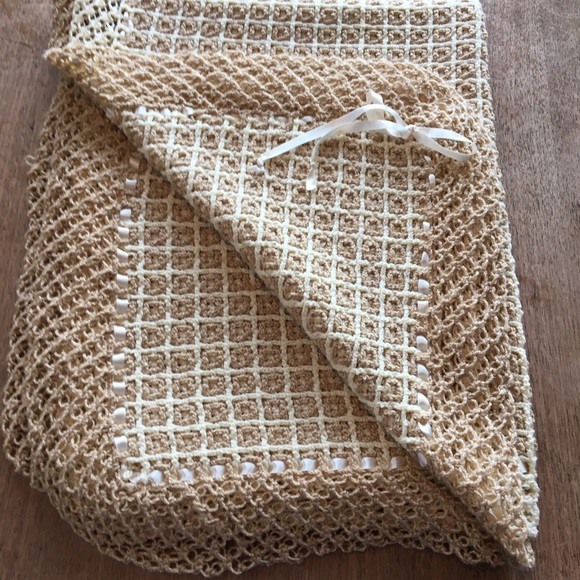 Beautiful Hand Made Crochet Two Layered Baby Blanket. - Picture 2 of 8